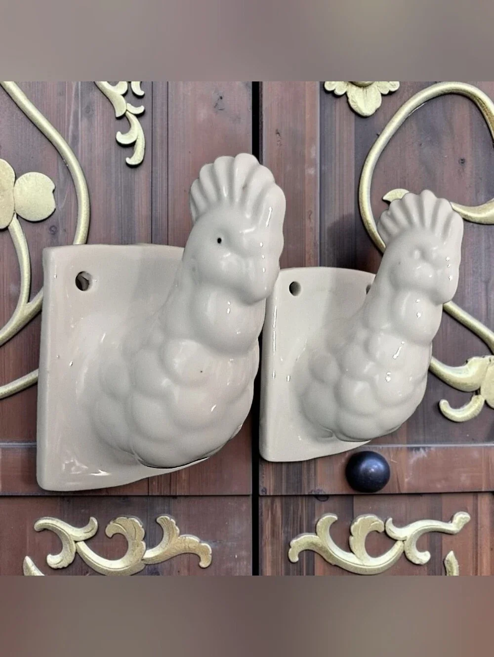 2 Vtg Rooster Wall Hooks Ceramic White Farmhouse Chicken Coat Hat Towel Rustic